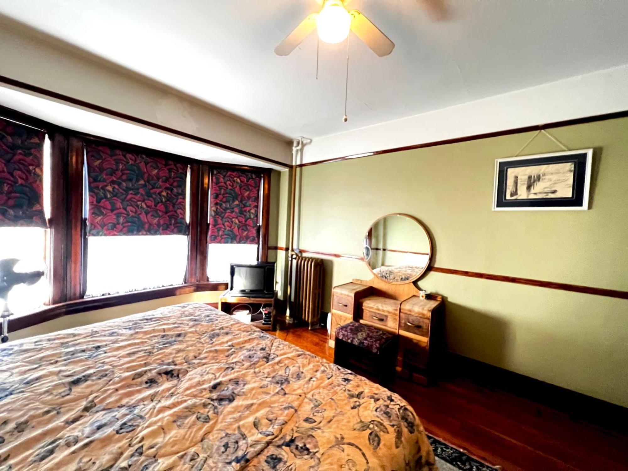 ניו ווסטמינסטר Arundel Mansions Hotel מראה חיצוני תמונה