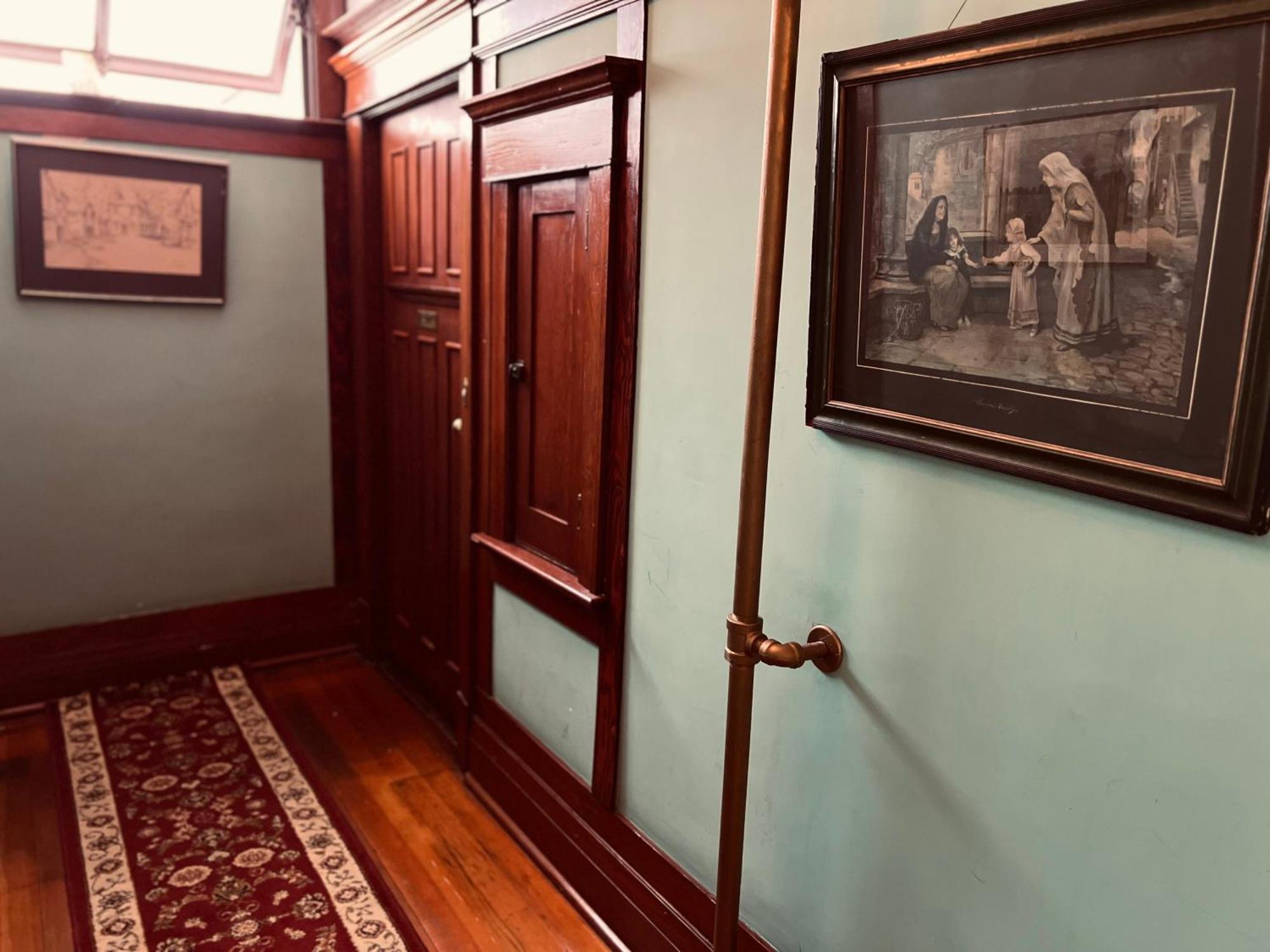 ניו ווסטמינסטר Arundel Mansions Hotel מראה חיצוני תמונה